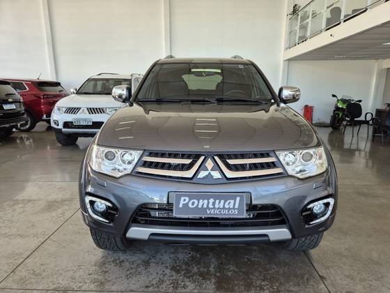 MITSUBISHI PAJERO 3.2 HPE 4X4 7 LUGARES 16V TURBO INTERCOOLER DIESEL 4P AUTOMÁTICO